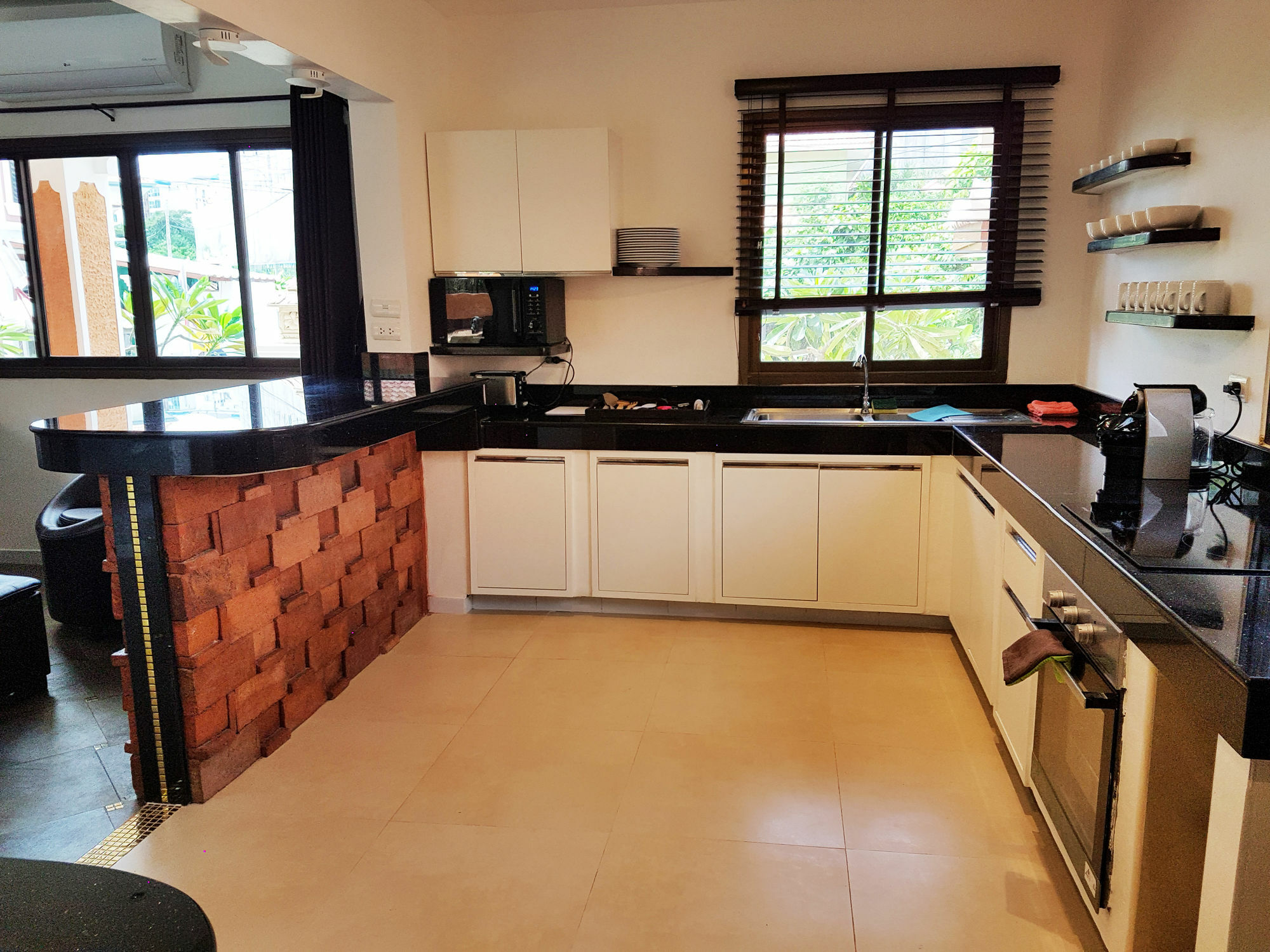 Hideland - The Luxury Tropical Villa パッタヤー エクステリア 写真