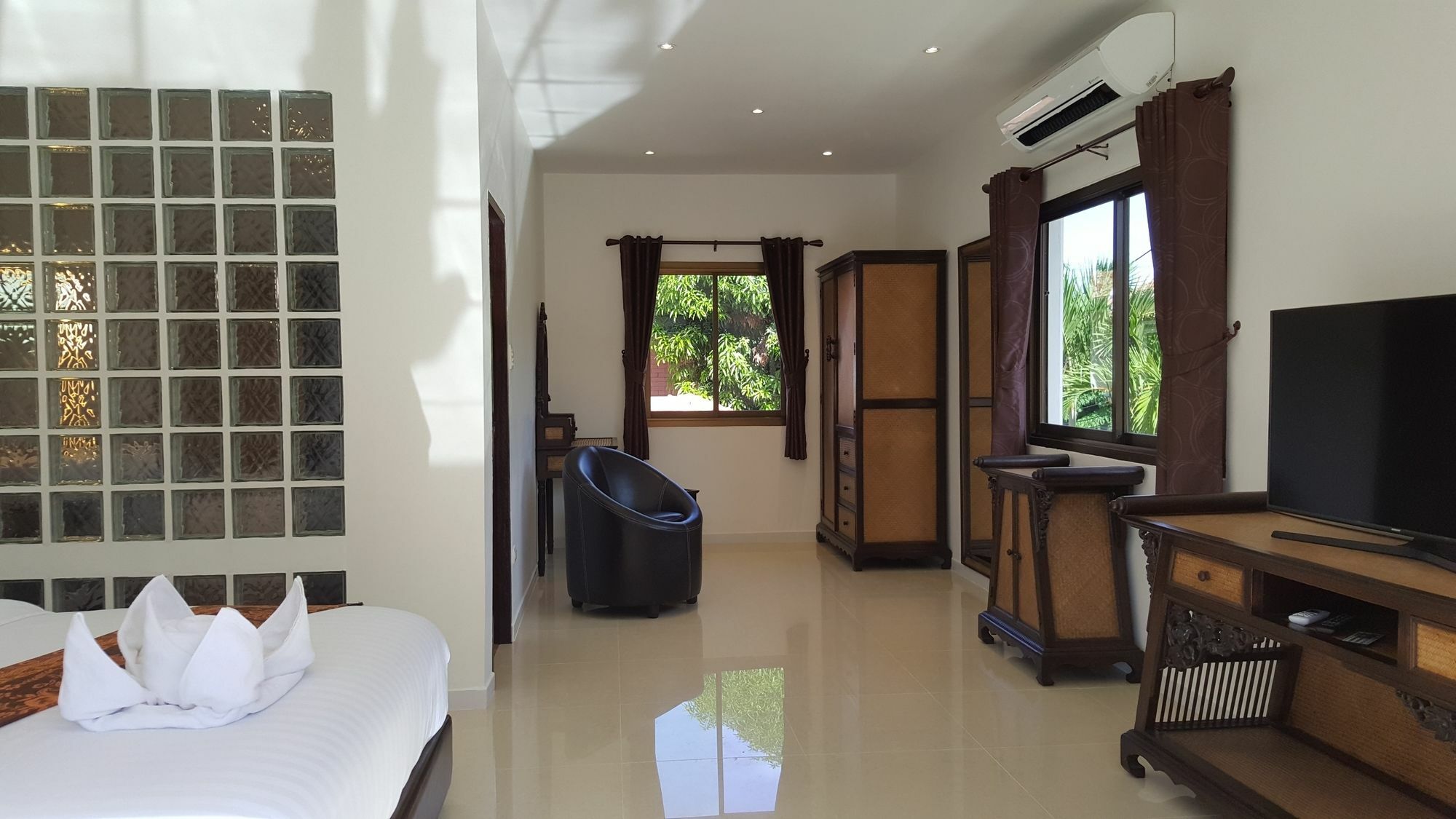 Hideland - The Luxury Tropical Villa パッタヤー エクステリア 写真