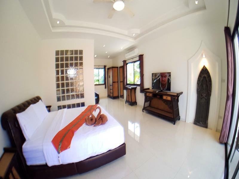 Hideland - The Luxury Tropical Villa パッタヤー エクステリア 写真